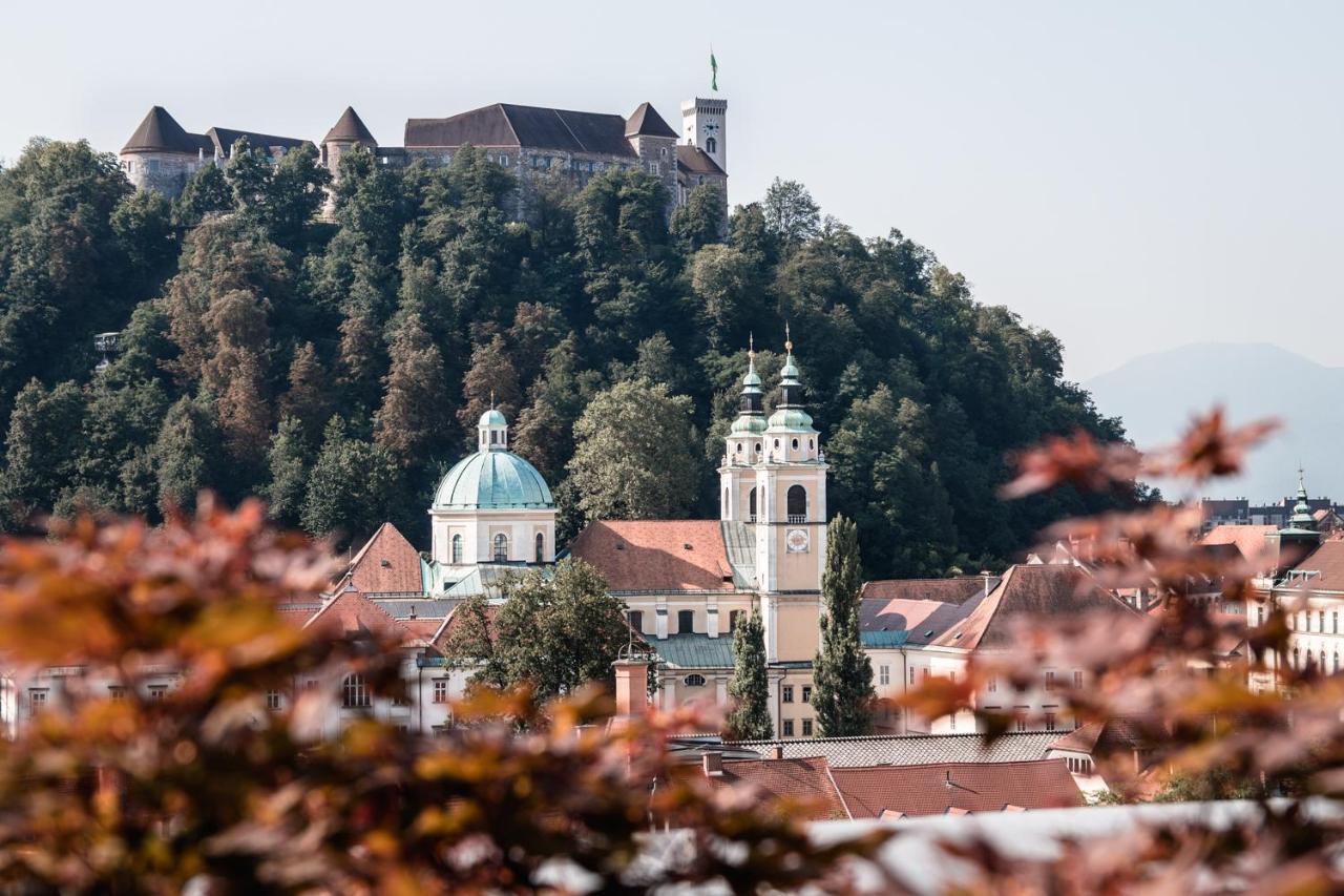 City Hotel Ljubljana Bagian luar foto